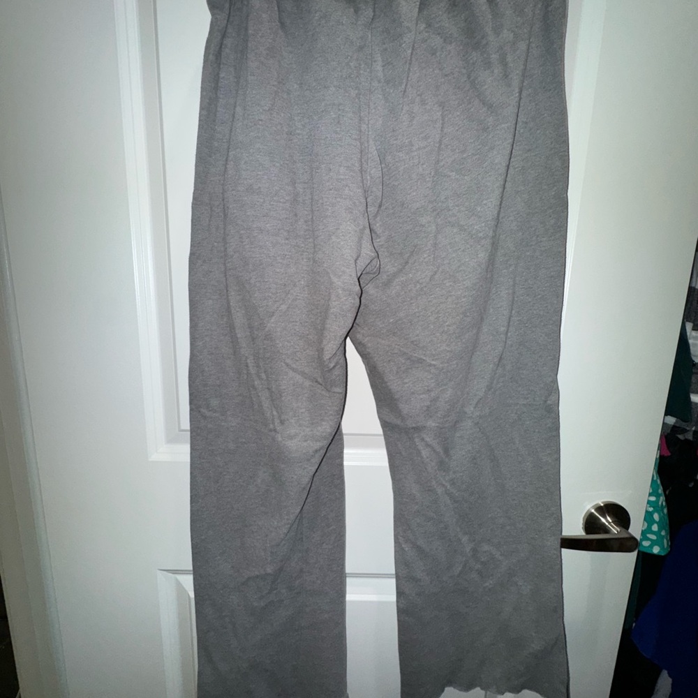 Love PINK grey and red rose sweat suit set - Picture 9 of 10